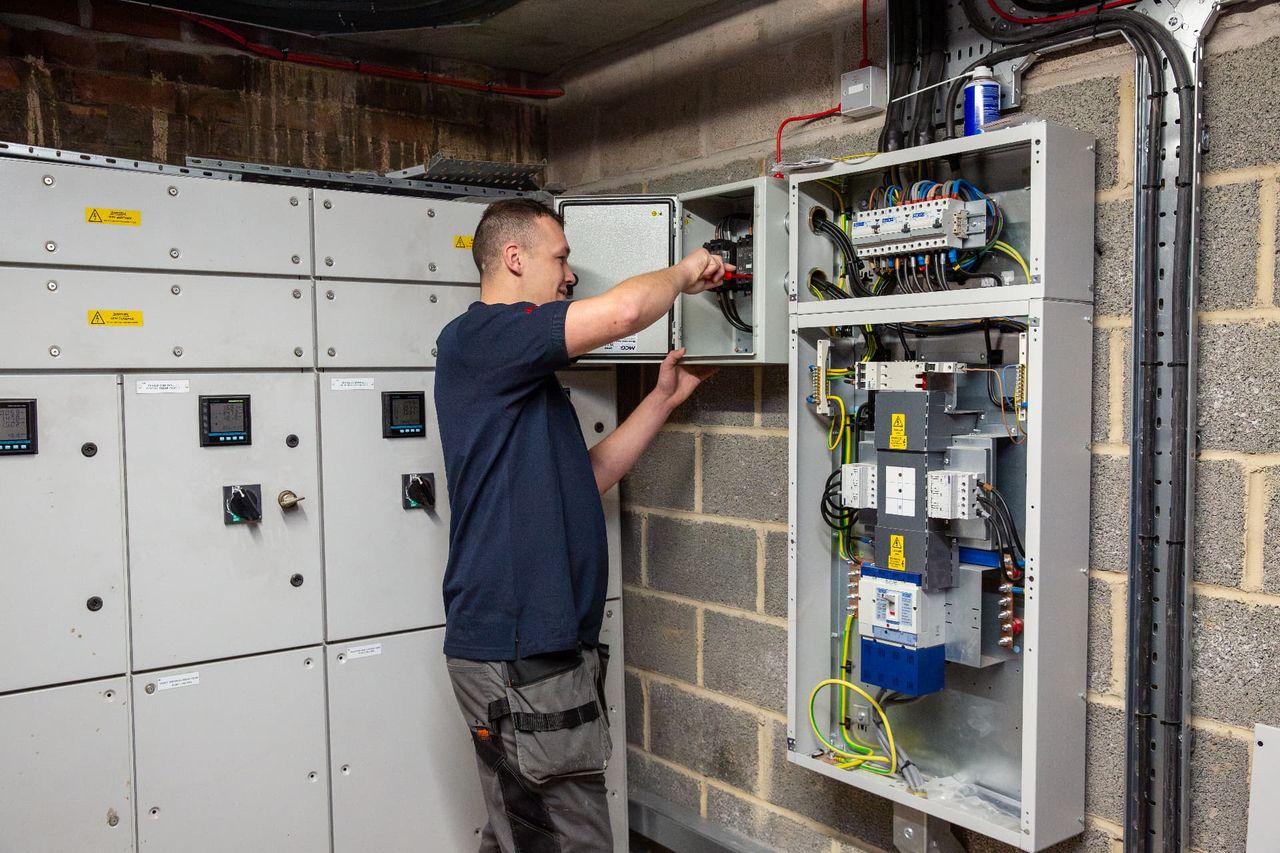 Bambridge electrician working on a distribution board
